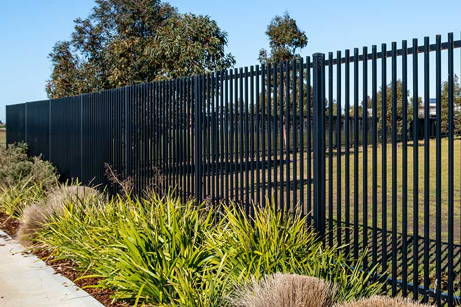 services-fencing Landscaping Maintenance